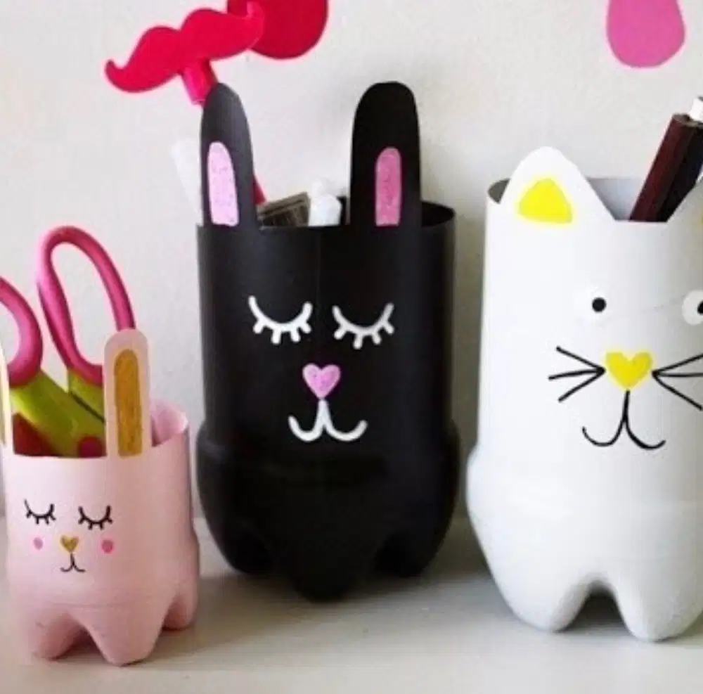Tempat pencil lucu karakter