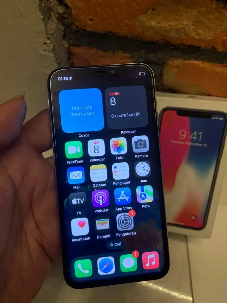 Iphone X 64gb putih mulus kartu lancar garansi sesuai iklan