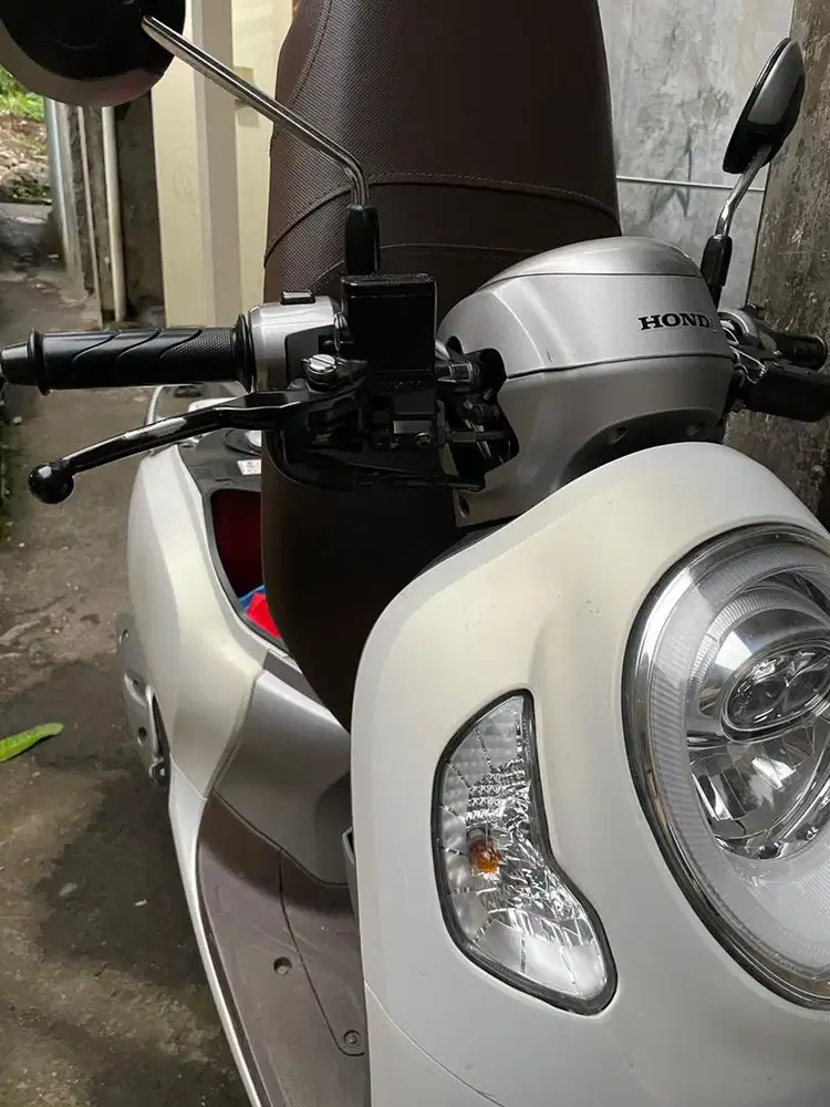 Scoopy 2021 low KM gresh