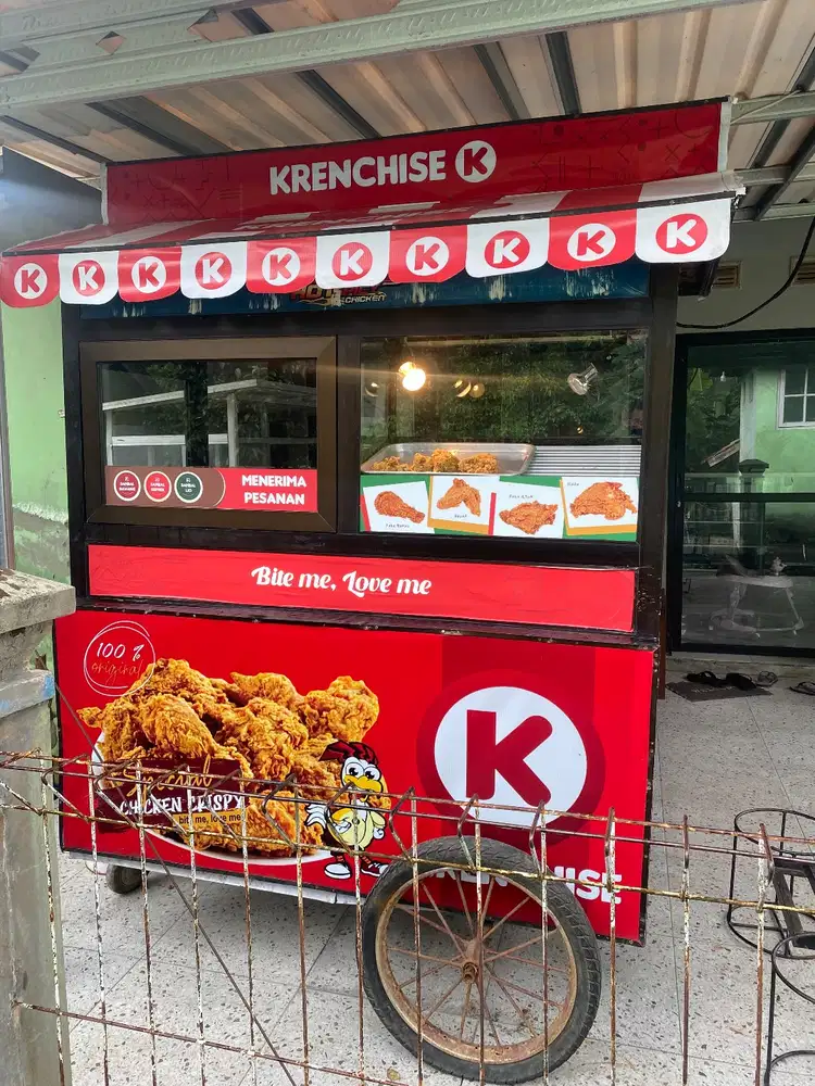 Gerobak bekas fried chicken