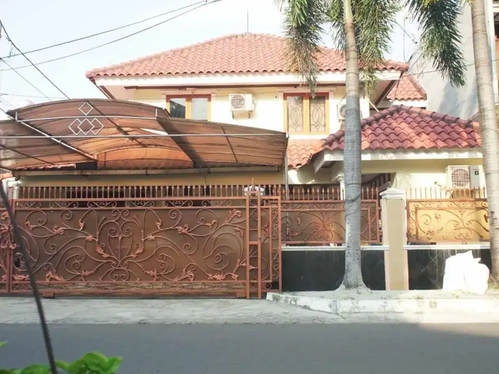 Dijual Rumah 2 Lt Siap Huni Sudah SHM, Lingkungan Nyaman dan Asri