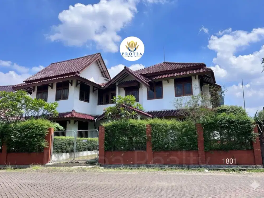 Rumah Hoek di Jalan Utama Vila Melati Mas