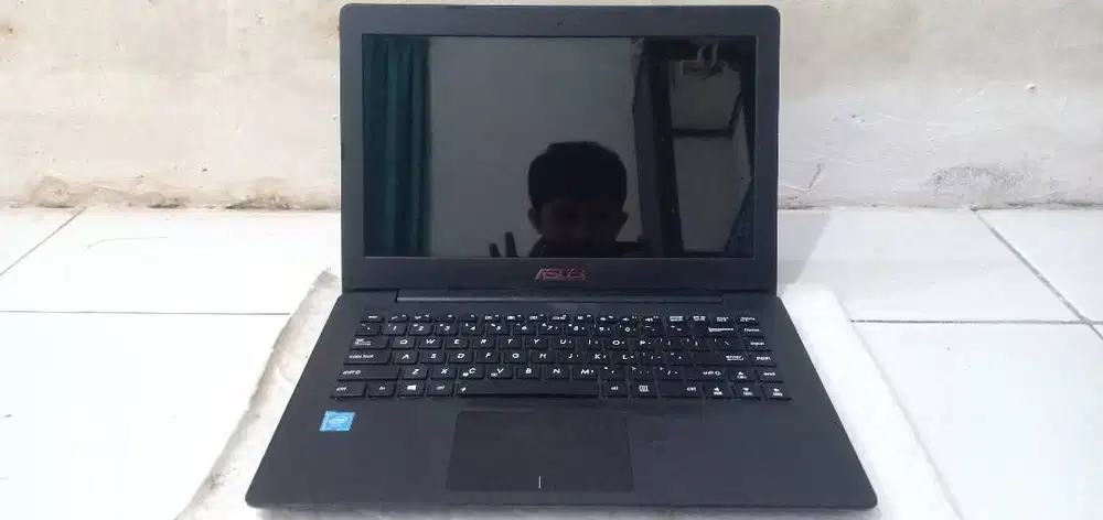 Laptop ASUS X453S SLIM Warna Hitam, RAM 8GB HDD 500GB, SIAP PAKAI