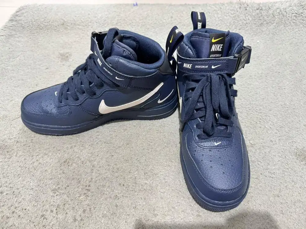 Jual Nike Air Force 1 Mid '07 LV8 preloved size EU40/US7