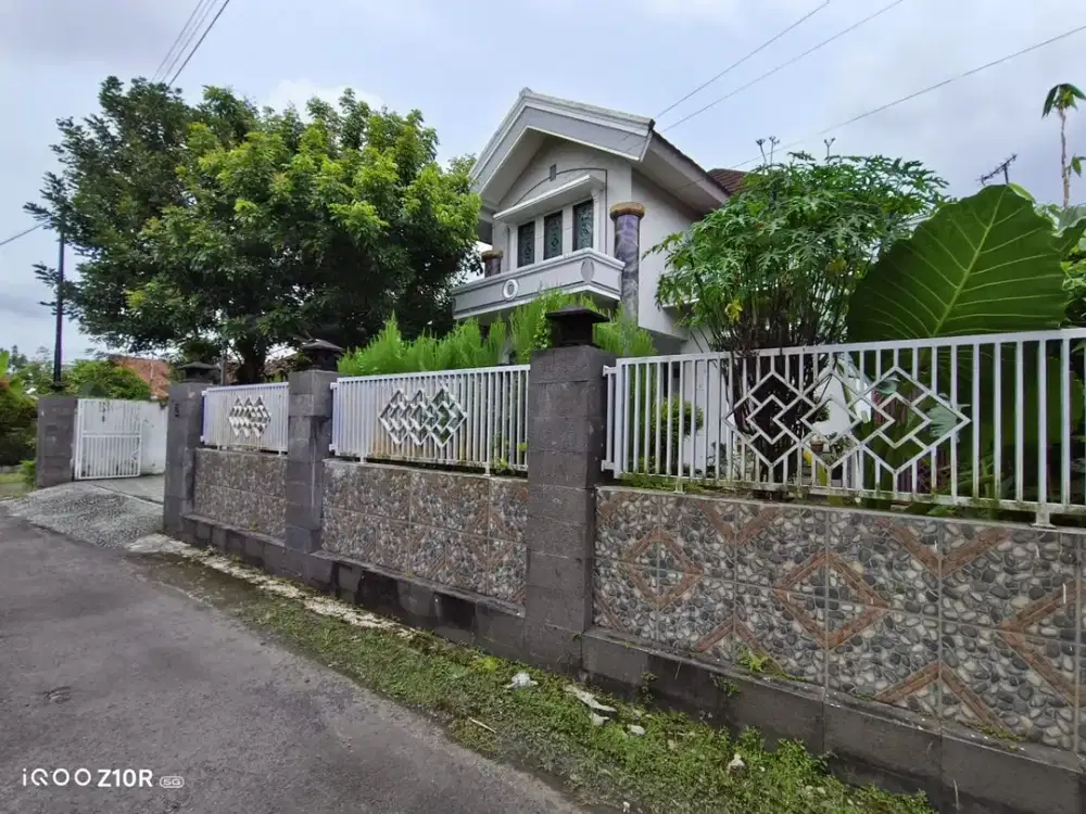 Rumah Bagus 5 Kamar Halaman Luas 2 Menit Ke Stasiun Purwokerto