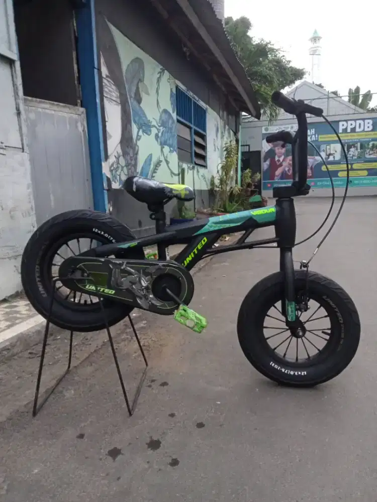 Sepeda BMX UK 12 UNITED
