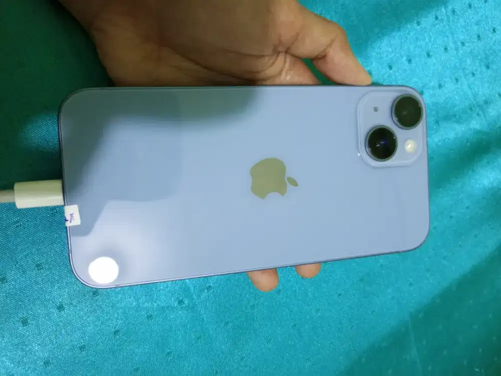 iphone 14 128 warna biru muda