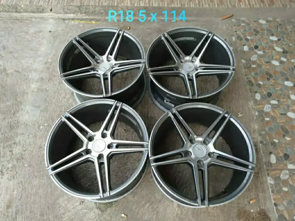 Rep APW1 R18 pcd 5 x 114 lebar 8,5 + 9,5 offset 45 + 40