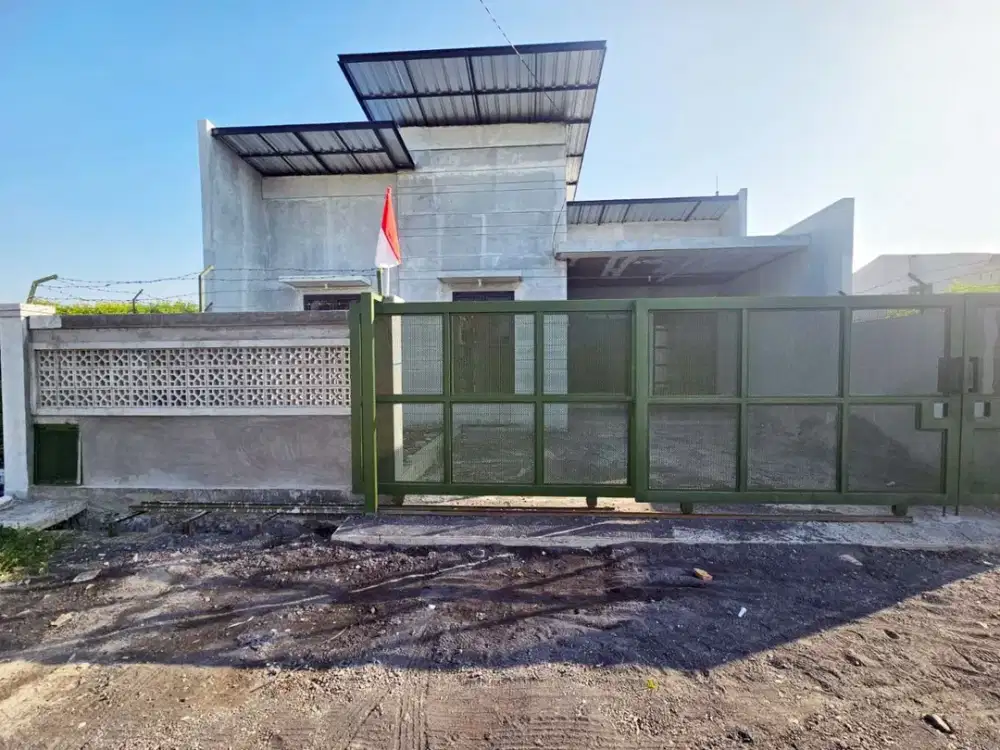 Rumah di Gunung Anyar Tambak