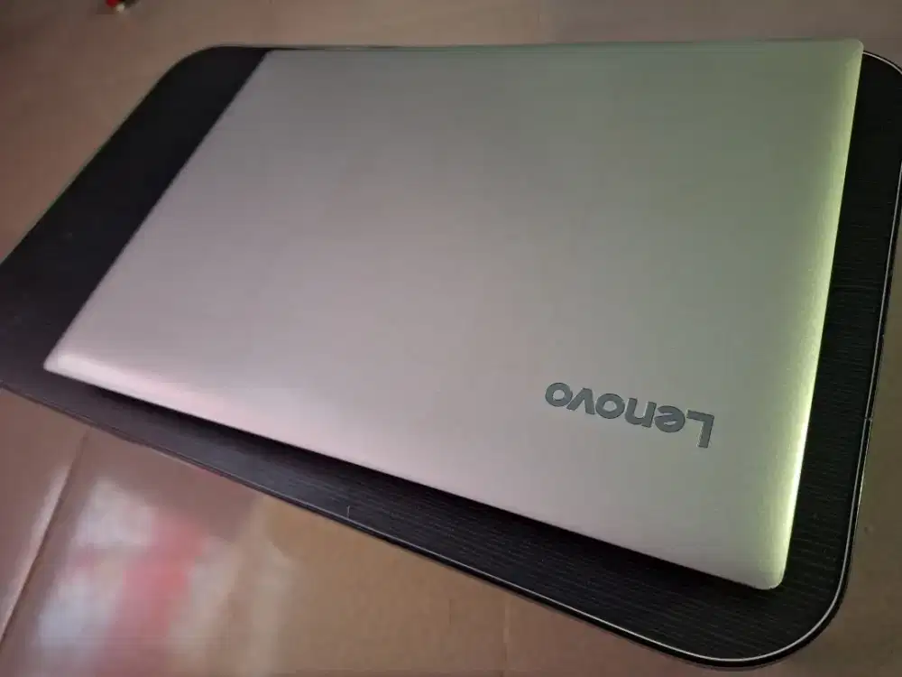 Bismillah dijual laptop lenovo slim core i3 ram 8gb siap pakai