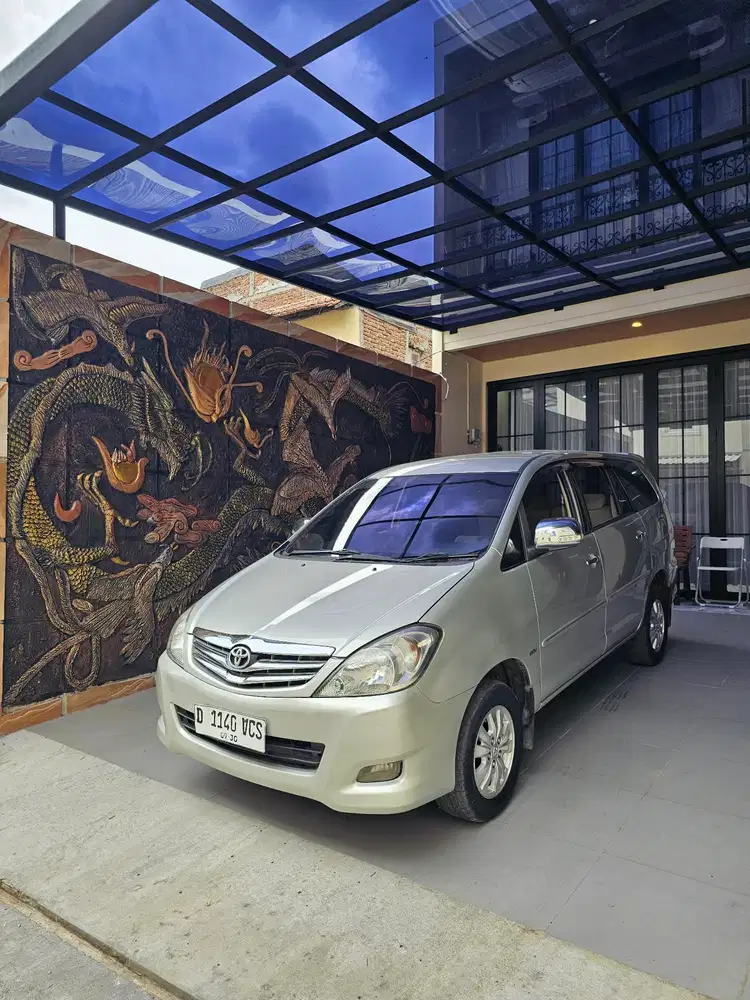 Toyota Kijang Innova 2009 Bensin