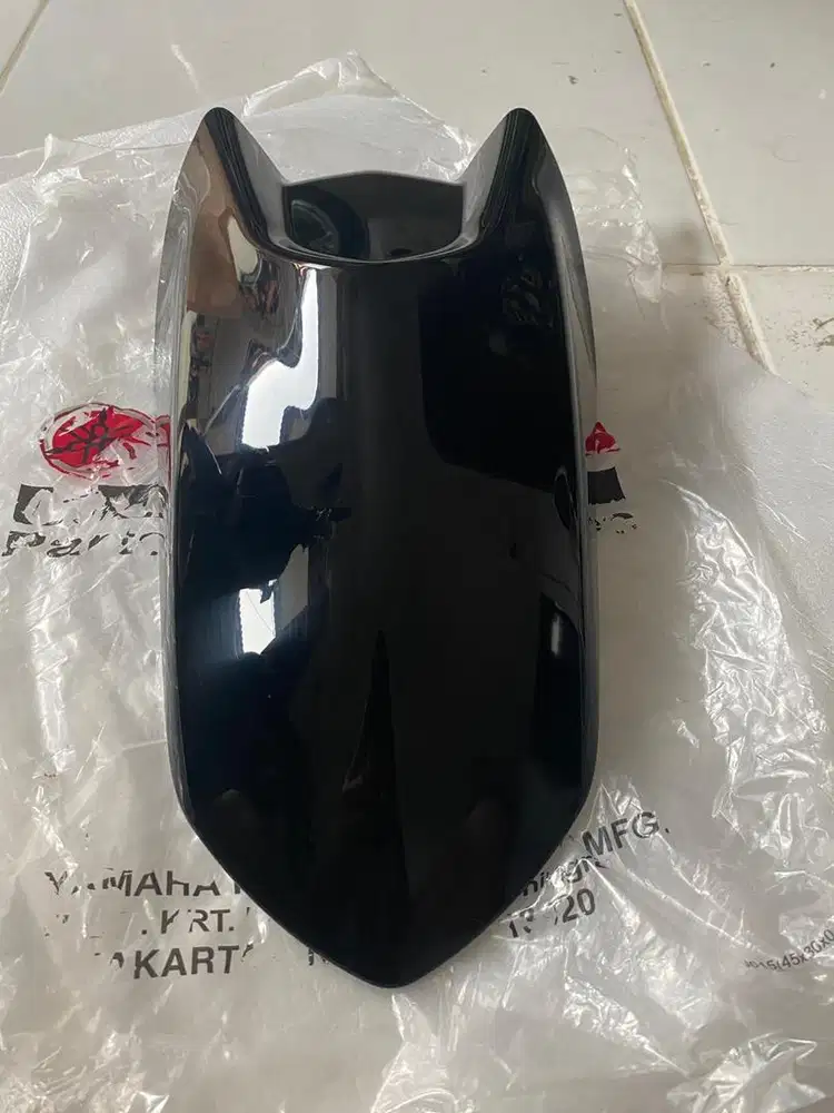 Spakbor depan dan stoplamp aerox old