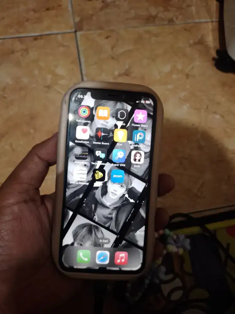 Iphone xs 256gb semua operator aman permanen hp aja