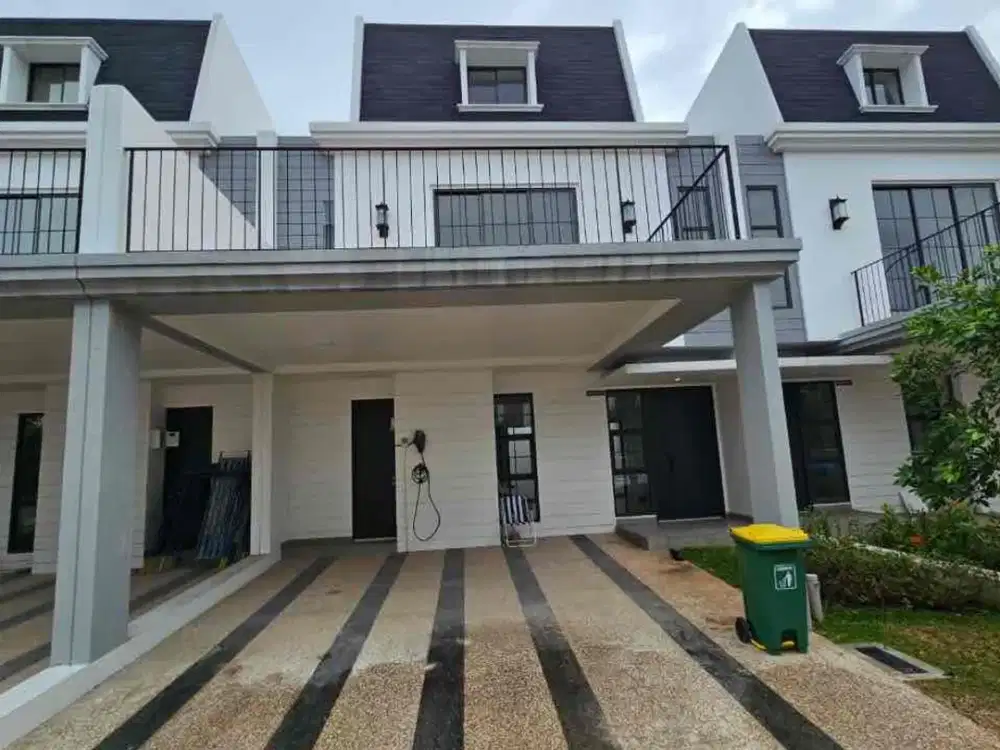 Rumah Siap Huni di Maison de Wisteria dengan Attic Room, Smart Lock, dan Carport Luas – Lokasi Premium dan Lingkungan Nyaman