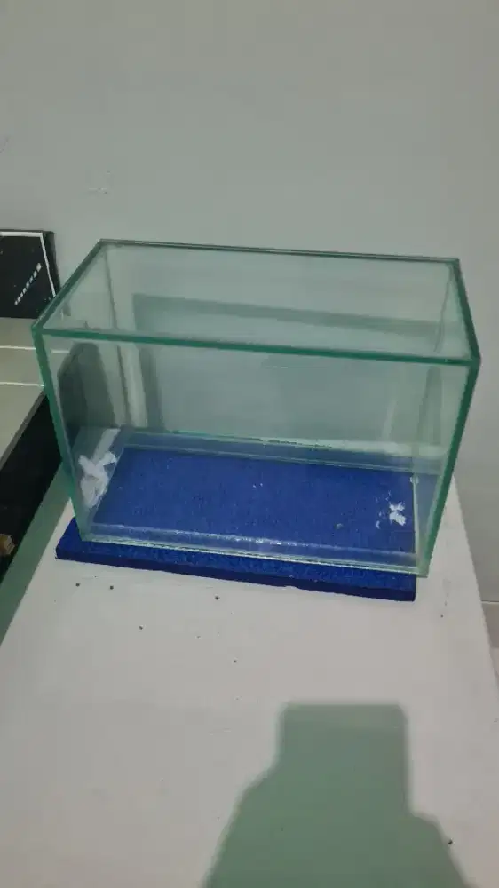 Dijual cepat akuarium bekas pakaimurah masih bagus untuk pelihara ikan