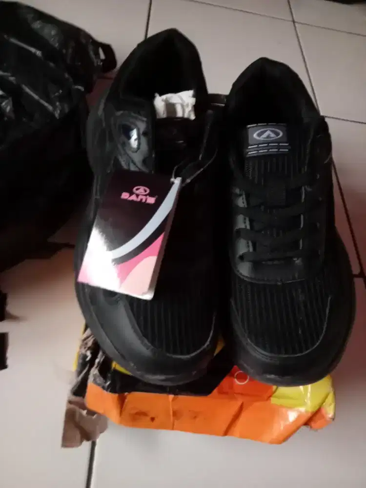Dans sepatu ful hitam uk 38