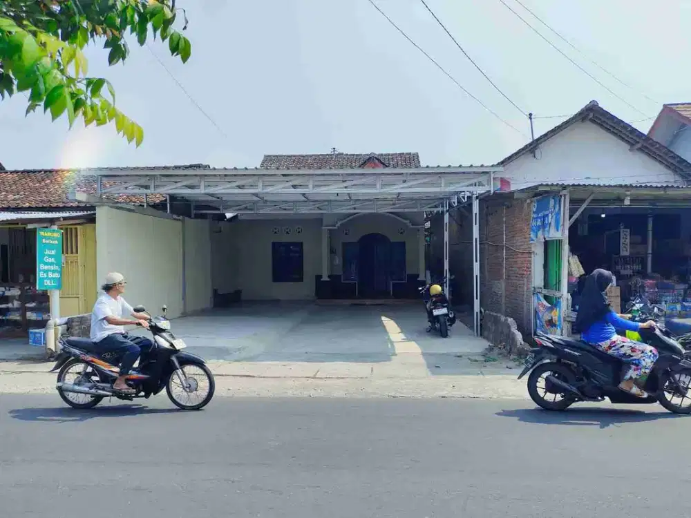 tanah pinggir jalan raya timur terminal giwangan