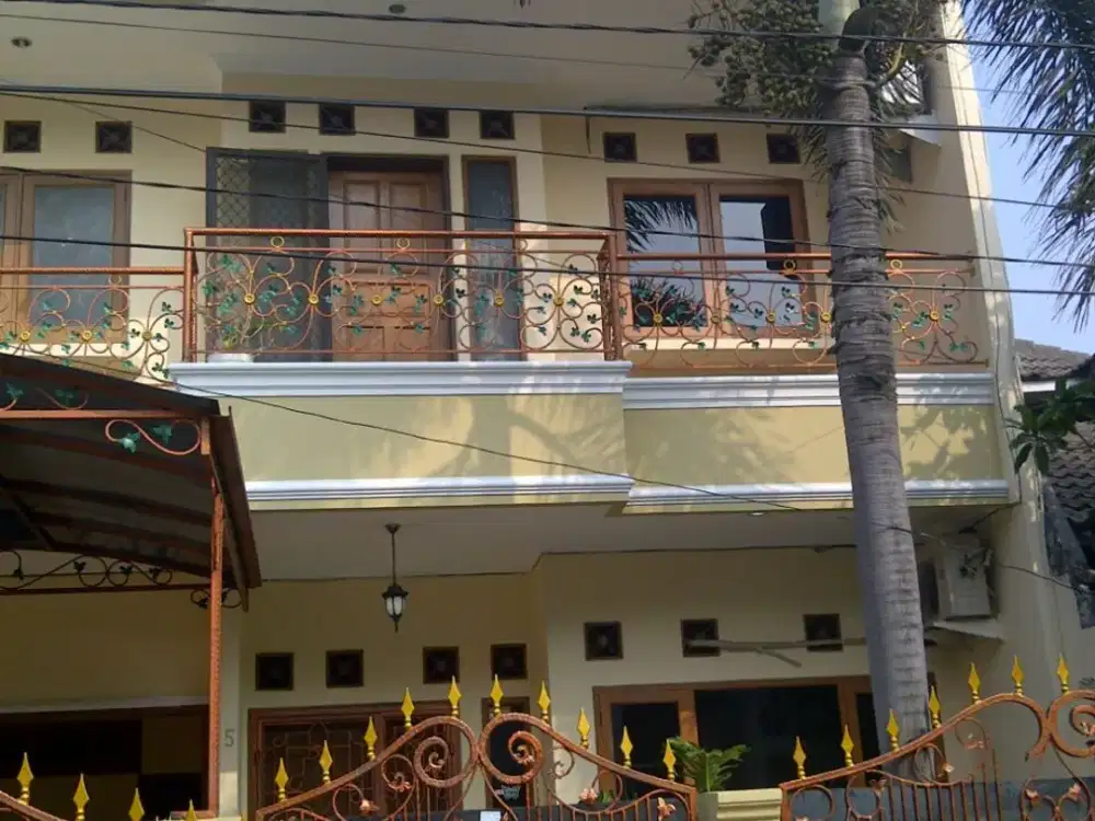 Dijual Rumah Klasik Siap Huni Lokasi Strategis Buaran, Duren Sawit