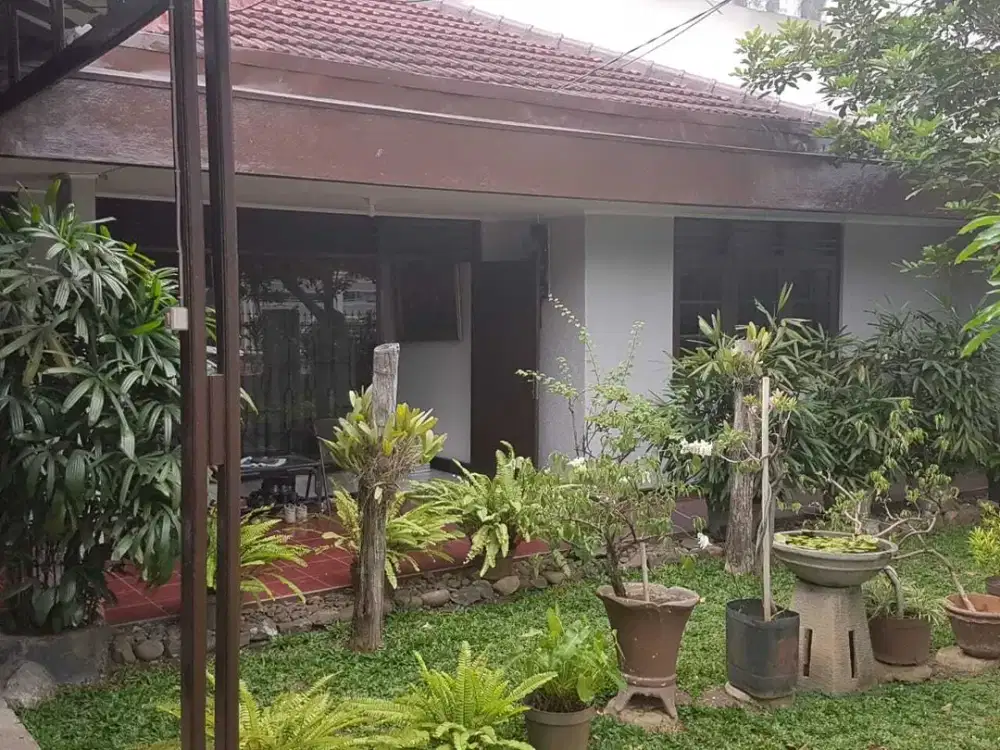 Dijual Rumah Besar Di Pinggir Jalan Komplek, Cocok Untuk Usaha