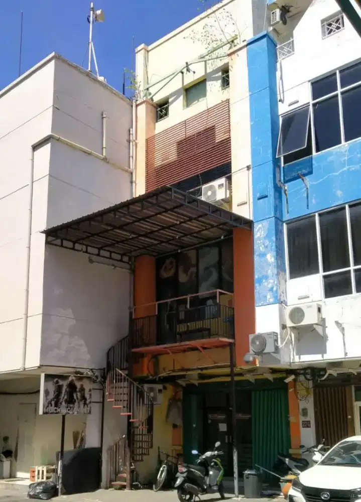 DIJUAL RUKO 4 LANTAI DI KLAMPIS JAYA SURABAYA FULL BANGUNAN