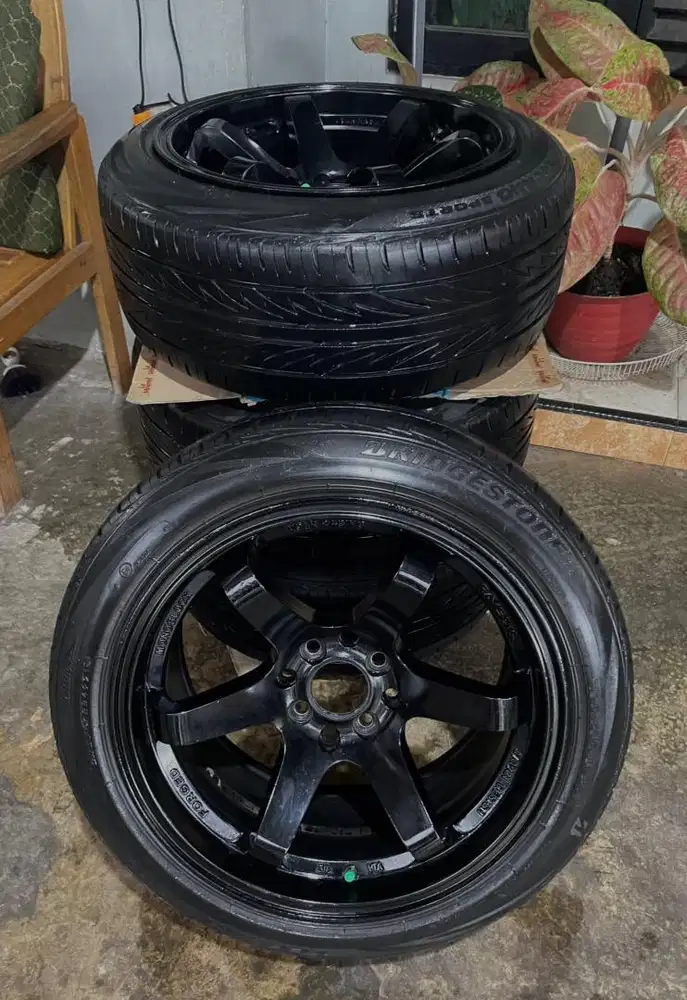 Rays TE37 R16 Double Pcd L8.25 ET18 Ban Bridgestone 195/50 Siap Pakai