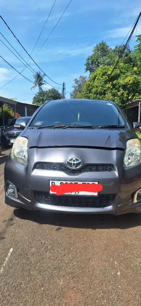 Di jual toyota yaris at th 2012