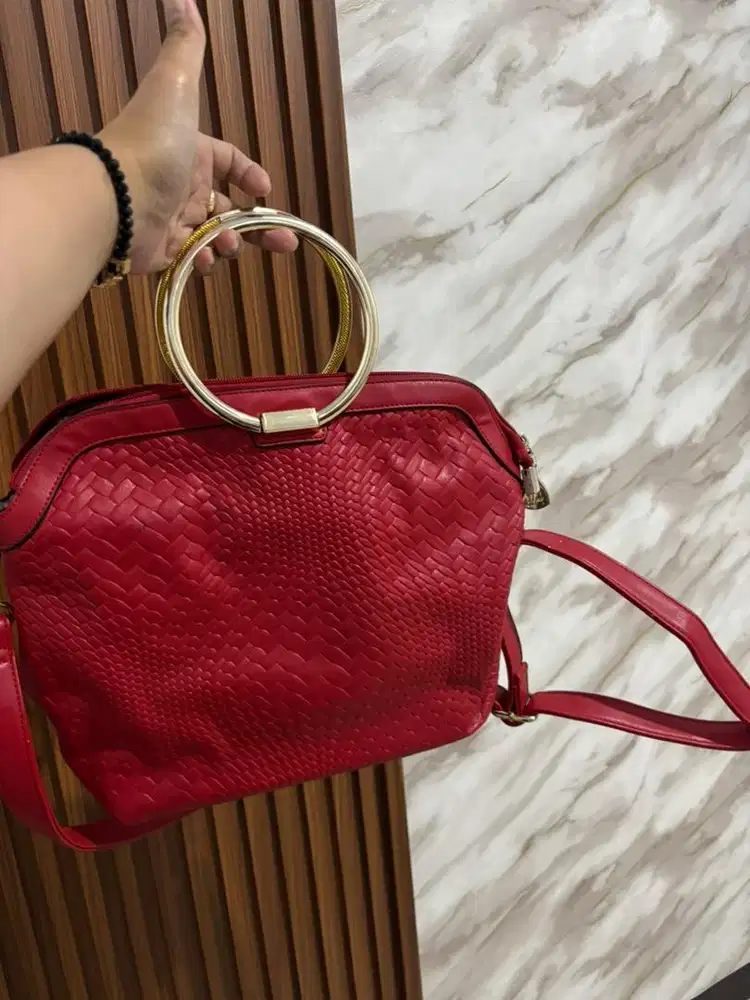 Tas merah merona