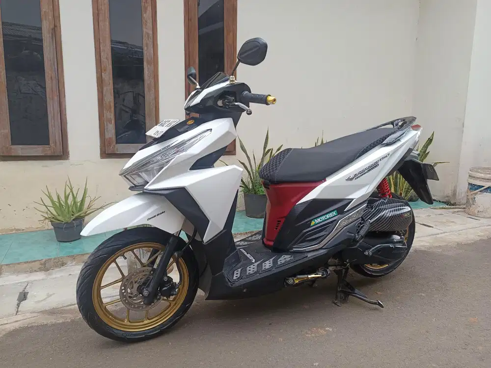 Di jual cepat vario led iss cbs 150 2016 siap pakai