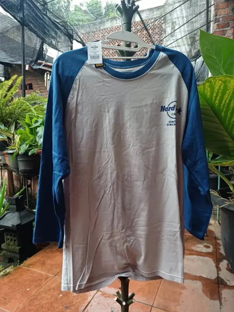 [BARU] 5th Hard Rock Cafe Sentosa T Shirt Size L Original