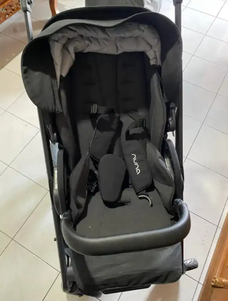 Stroller bayi nuna