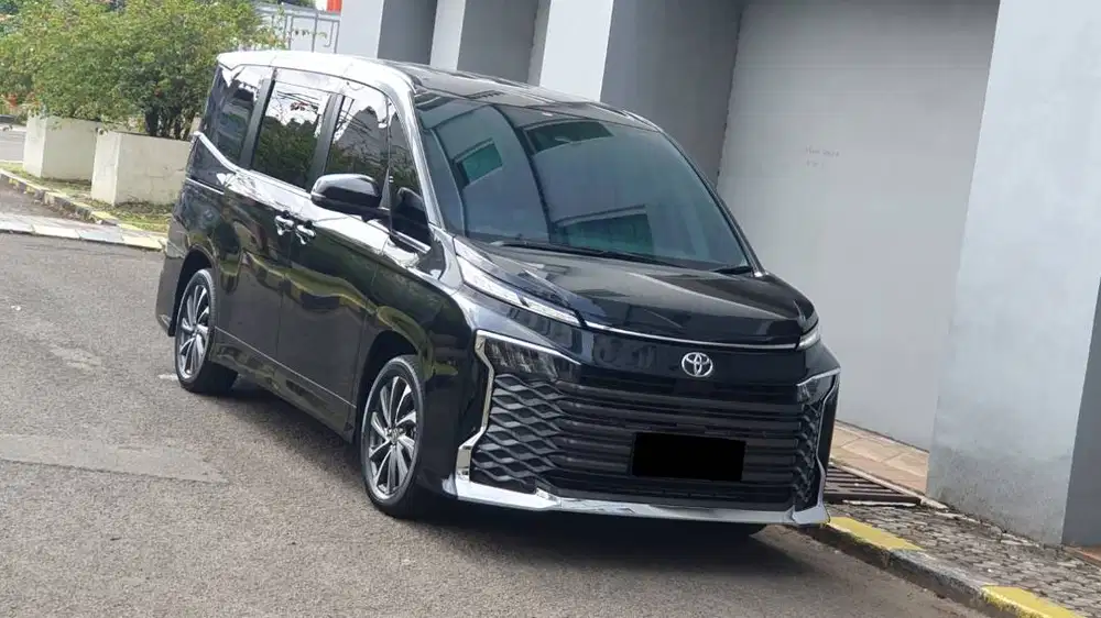 [ GARANSI 5TH ] Toyota Voxy 2.0 CVT AT Hitam Metalik 2024/2025
