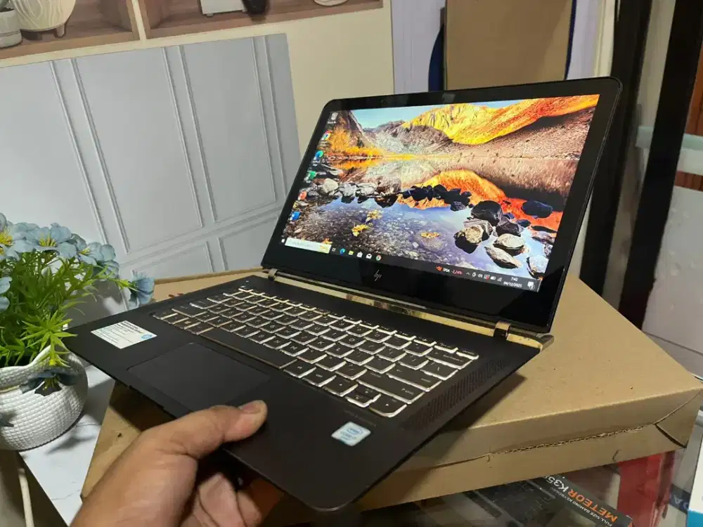 Laptop hp spectre 13 intel core i7 ram 8 ssd 512 GB