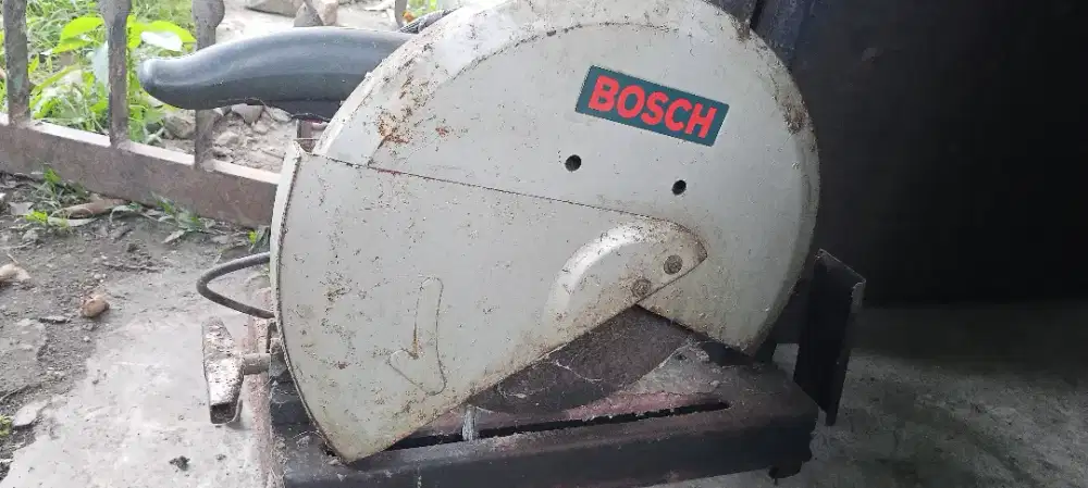 Mesin potong merk bosch