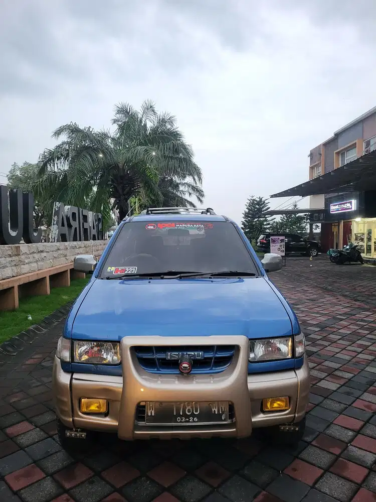 Isuzu phanter grand touring 2002