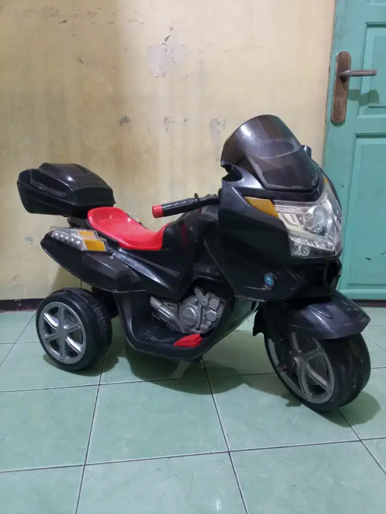 Mainan motor anak tenaga aki