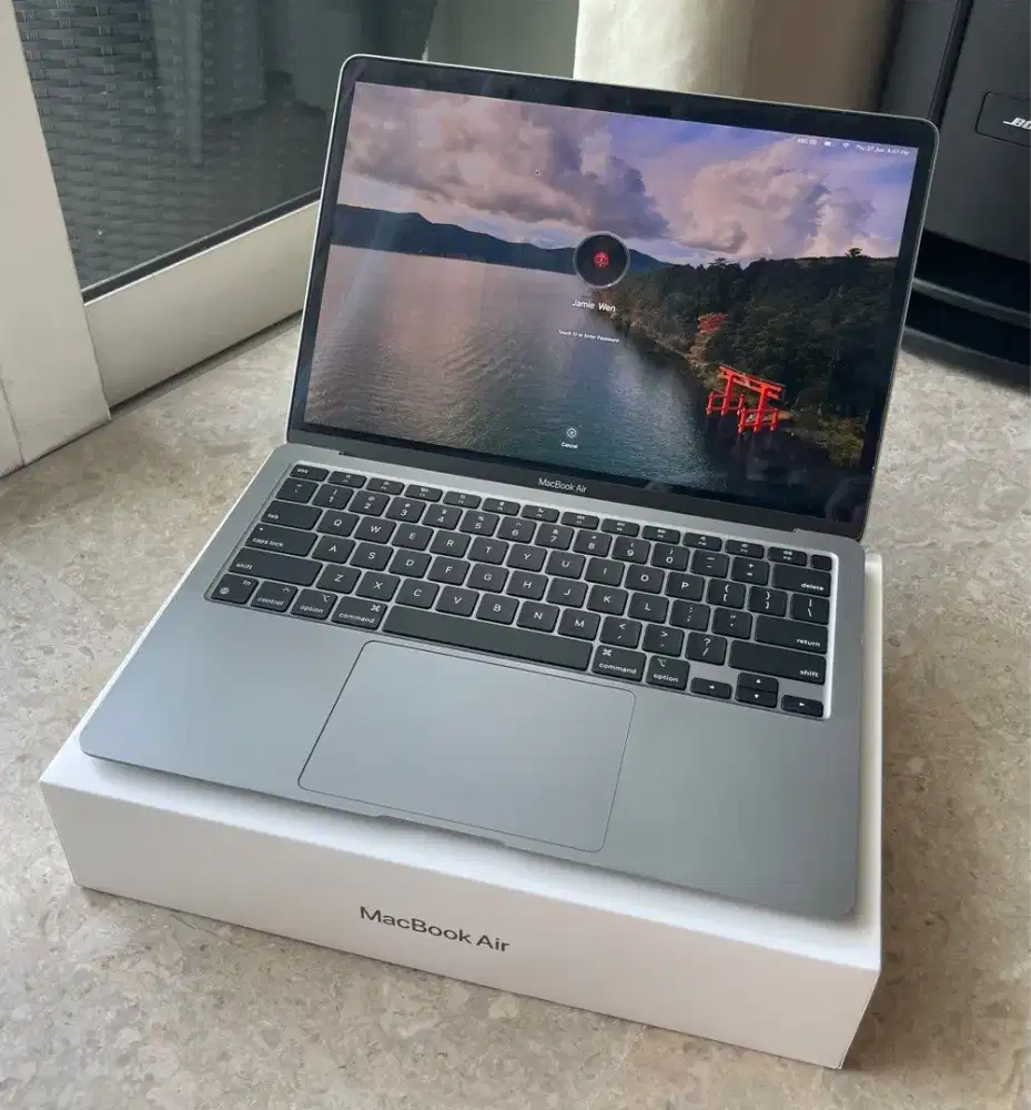 Macbook Air M1 256GB fulset mulus resmi ibox