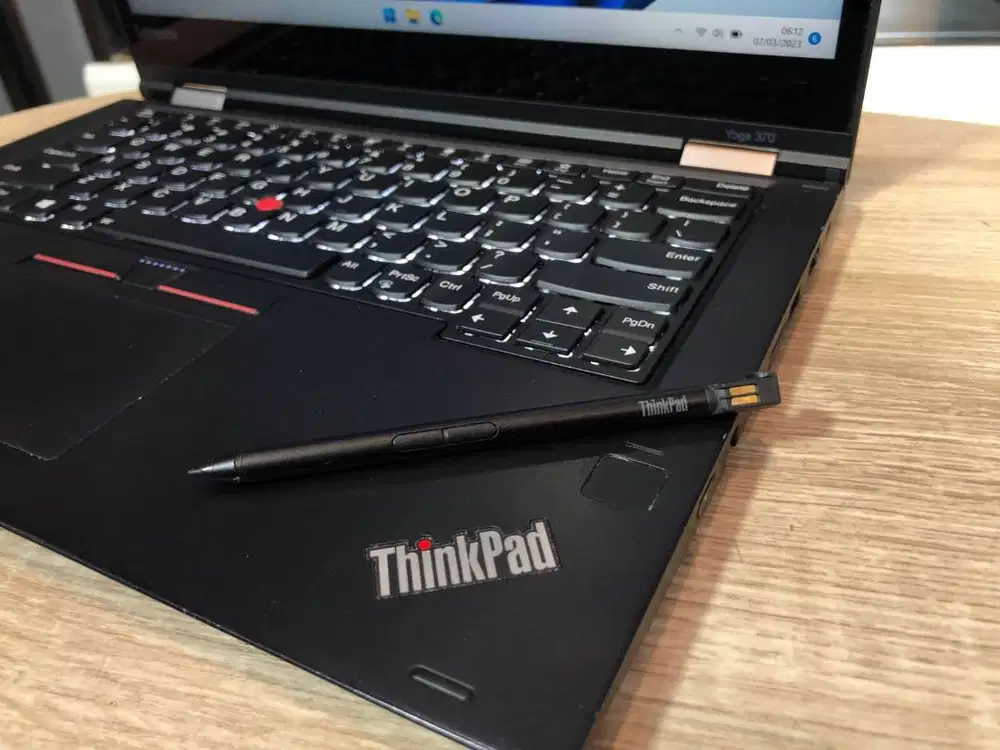 Laptop 2IN1 Lenovo Thinkpad Yoga 370 Intel Core i5 Gen 7 Include Pen