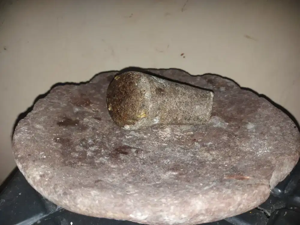 Batu alas gilingan zaman mesopotamia