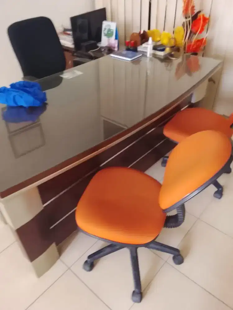 Di Jual Furnitur bekas Kantor