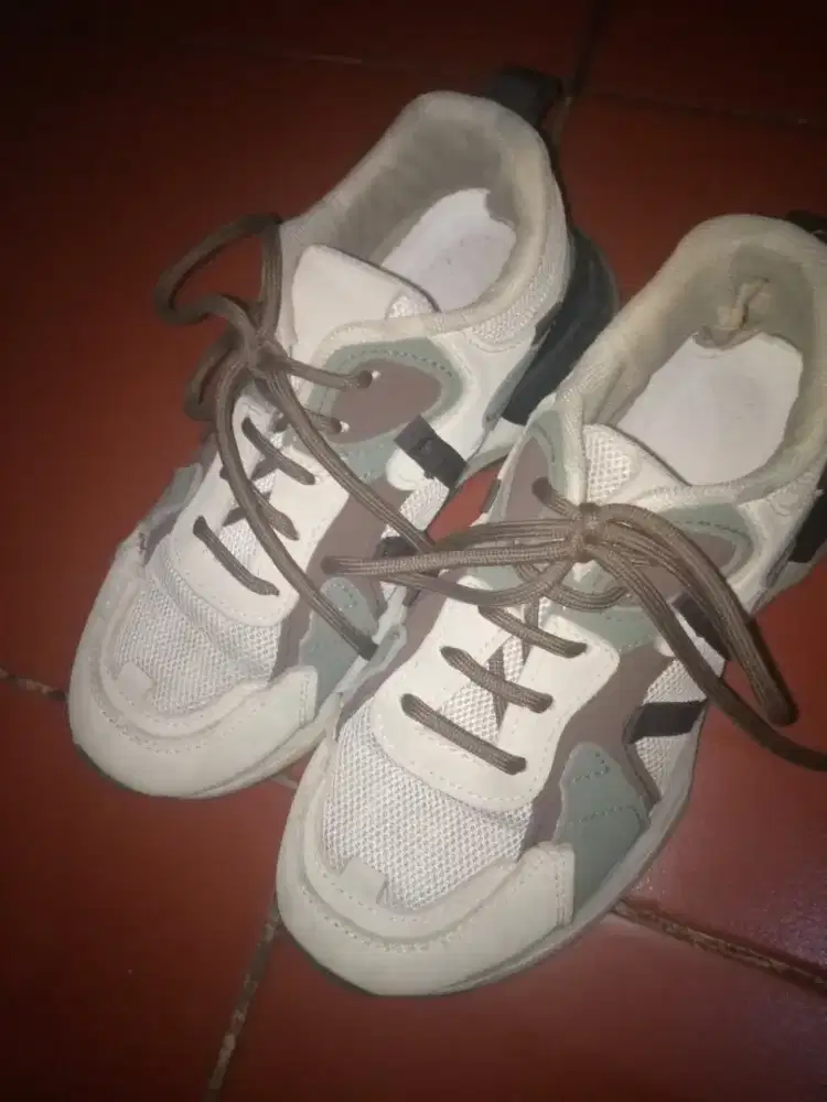 Sneakers Wanita Brown and cream