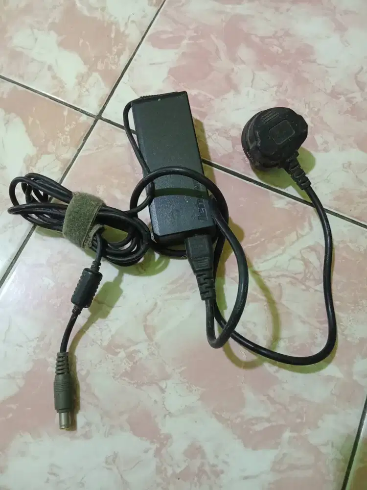 Adaptor Laptop Thinkpad 20 volt 4.5 ampere