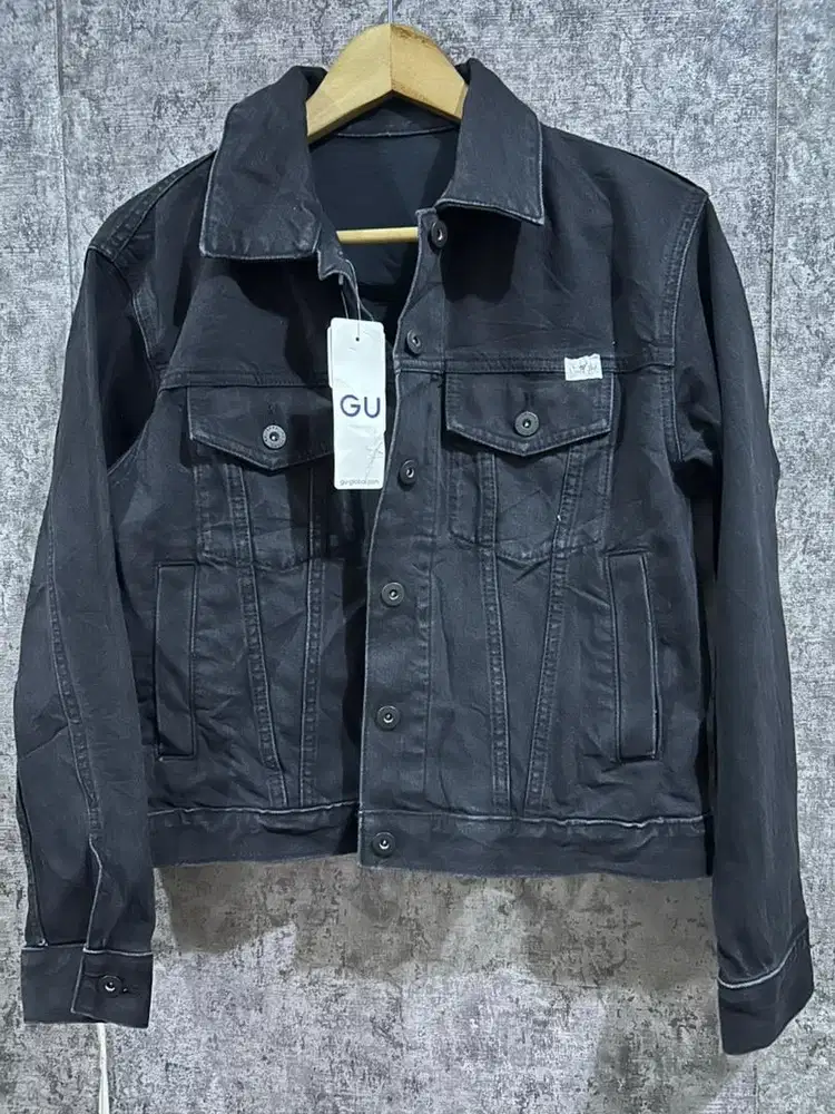 Jaket denim GU uniqlo