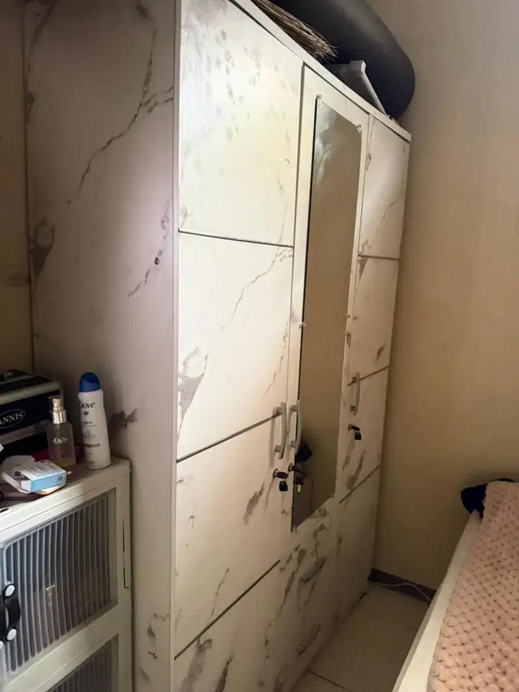Lemari baju pintu 3