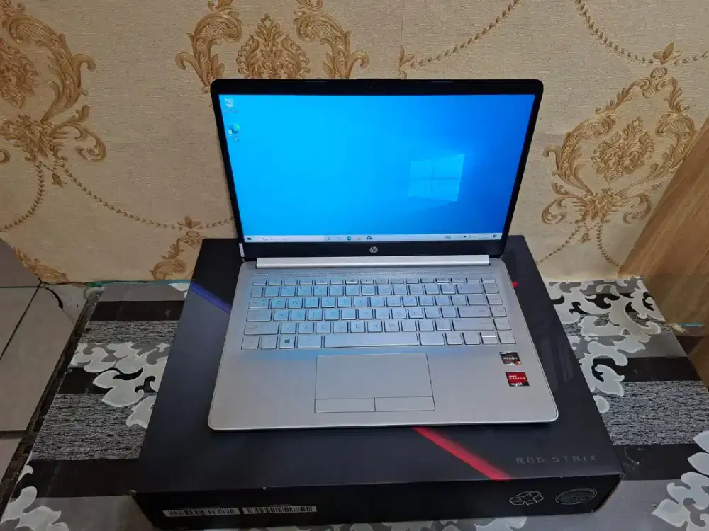 LAPTOP HP 14-DK1XXX AMD RYZEN 3 3250U -8GB -SSD 256GB -MULUS