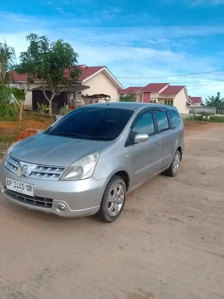 Nissan grand livina xv 1.8