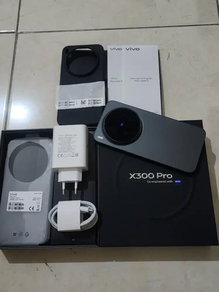 Vivo X300 Pro 5G 16/512Gb, warna Hitam, Aktivasi 7/12/2025, 100% Mulus