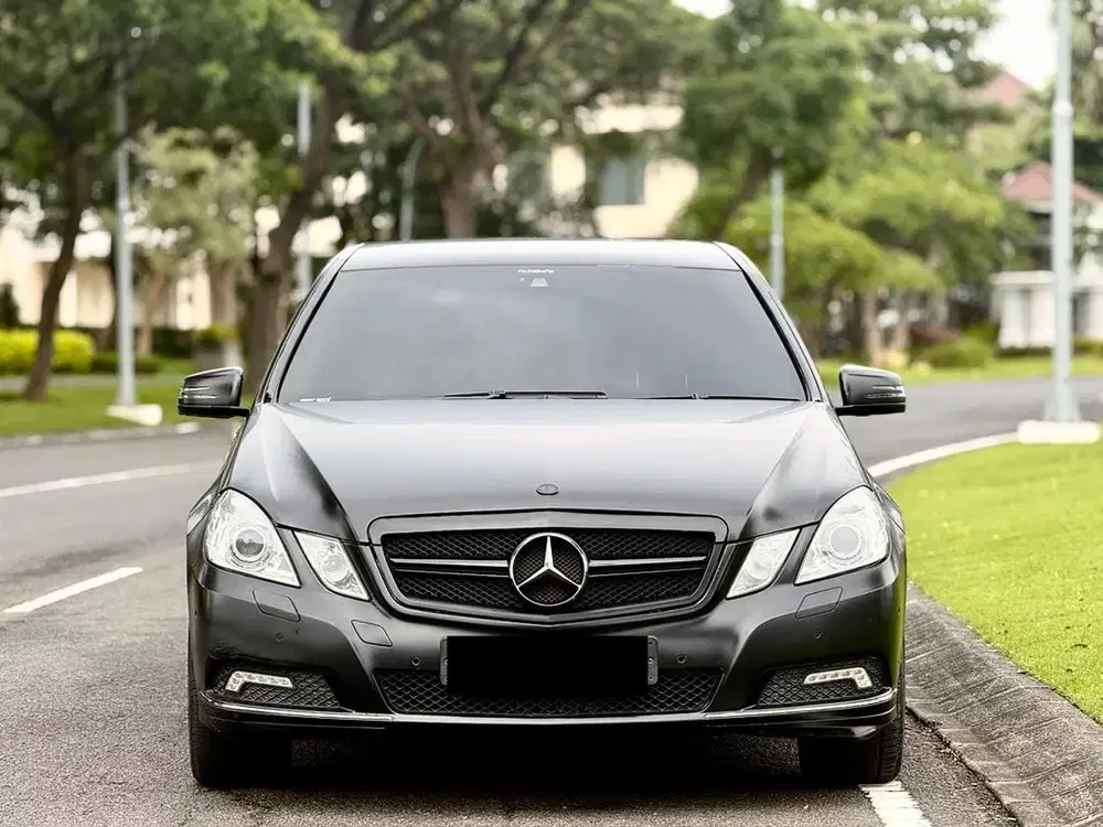 CASH! Mercedes Benz W212 E300 V6 AT Elegance 2010 (S) Pajak Panjang