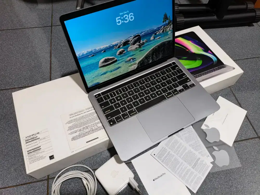 Macbook Pro M1 512gb 2020 fulset komplit dus fungsi 100% touchbar
