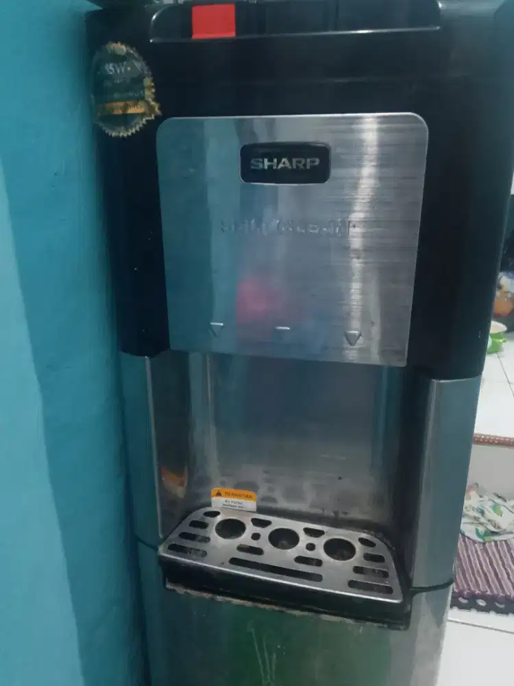 Dispenser Panas & Dingin merk SHARP