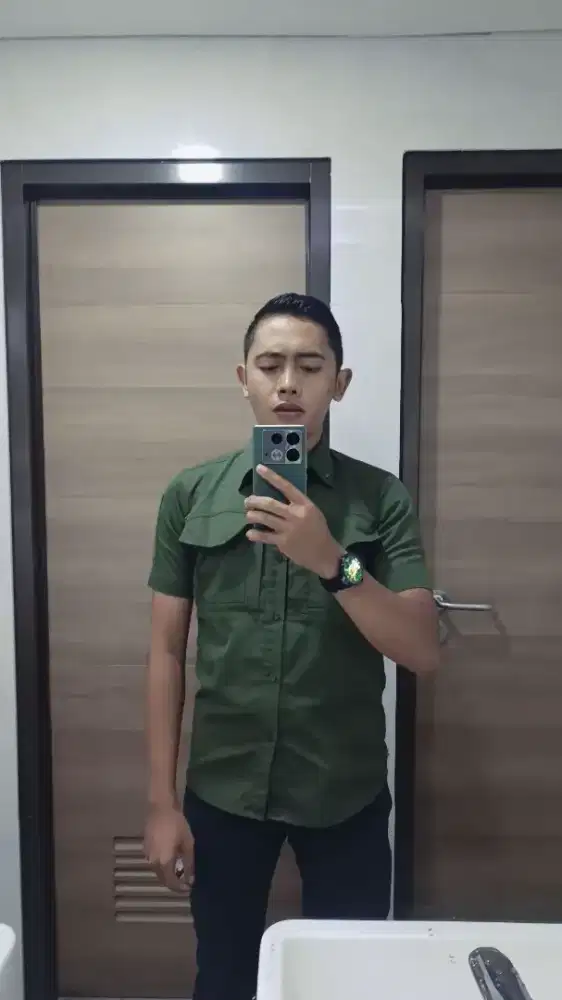 Saya mencari pekerjaan sebagai driver